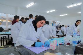 Al Azhar University in Gaza Reopens Dentistry Faculty - Palestine