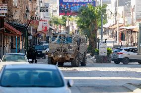 Israeli Forces Detain Qalqilya Palestinian - Palestine