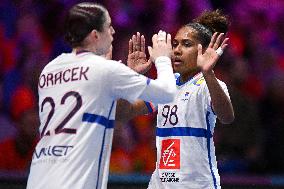 IHF Women's Handball World Championship - Argentina v France