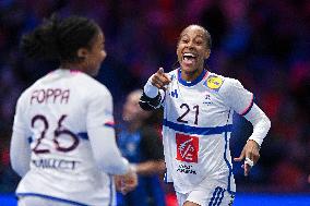 IHF Women's Handball World Championship - Argentina v France