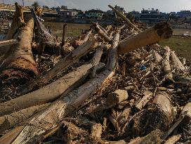 Death Toll From Devastating Floods Passes 900 - Indonesia