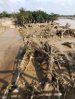 Death Toll From Devastating Floods Passes 900 - Indonesia