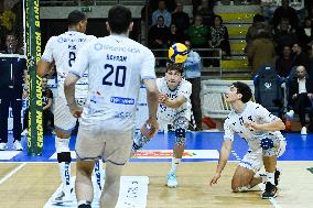 VOLLEY - Superlega Serie A - Cisterna Volley vs Gas Sales Bluenergy Piacenza 1-3 (25-21, 23-25,22-25,18-25)