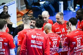 VOLLEY - Superlega Serie A - Cisterna Volley vs Gas Sales Bluenergy Piacenza 1-3 (25-21, 23-25,22-25,18-25)