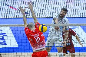 VOLLEY - Superlega Serie A - Cisterna Volley vs Gas Sales Bluenergy Piacenza 1-3 (25-21, 23-25,22-25,18-25)