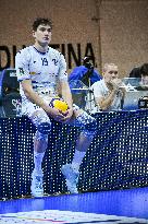 VOLLEY - Superlega Serie A - Cisterna Volley vs Gas Sales Bluenergy Piacenza 1-3 (25-21, 23-25,22-25,18-25)