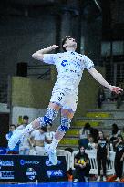 VOLLEY - Superlega Serie A - Cisterna Volley vs Gas Sales Bluenergy Piacenza 1-3 (25-21, 23-25,22-25,18-25)
