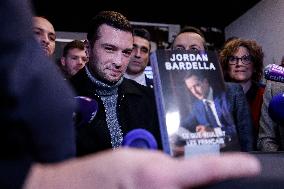 Jordan Bardella Book Signing - Escaudœuvres