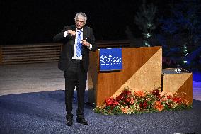 NOBEL LECTURE PHYSICS