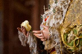 Santa Maria de la Esperanza Macarena Returns to Worship - Seville