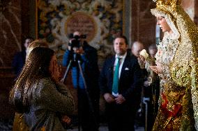 Santa Maria de la Esperanza Macarena Returns to Worship - Seville