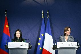 Return of prehistoric cultural property to the Mongolian authorities in Paris FA