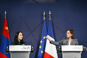 Return of prehistoric cultural property to the Mongolian authorities in Paris FA