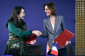 Return of prehistoric cultural property to the Mongolian authorities in Paris FA