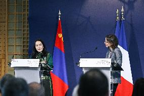 Return of prehistoric cultural property to the Mongolian authorities in Paris FA