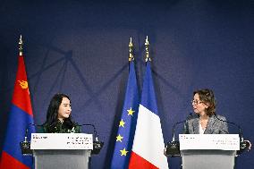 Return of prehistoric cultural property to the Mongolian authorities in Paris FA