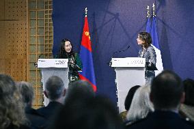 Return of prehistoric cultural property to the Mongolian authorities in Paris FA