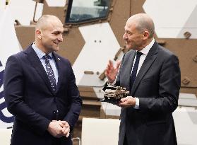 Vautrin Visit the Military Defence System Supplier KNDS - Versailles