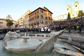 Pope Leo XIV's Traditional Homage To The Immaculate Conception - Rome