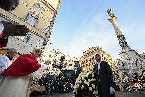 Pope Leo XIV's Traditional Homage To The Immaculate Conception - Rome