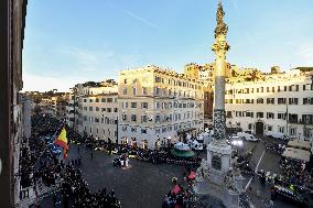 Pope Leo XIV's Traditional Homage To The Immaculate Conception - Rome