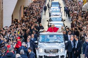 Pope Leo XIV's Traditional Homage To The Immaculate Conception - Rome