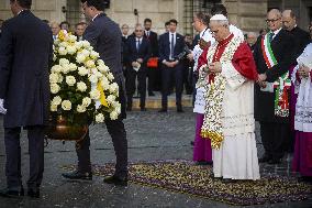 Pope Leo XIV's Traditional Homage To The Immaculate Conception - Rome