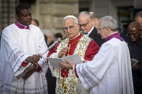 Pope Leo XIV's Traditional Homage To The Immaculate Conception - Rome