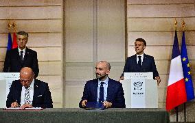 President Macron And PM Plenkovic Signing Ceremony - Paris