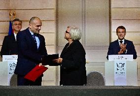 President Macron And PM Plenkovic Signing Ceremony - Paris