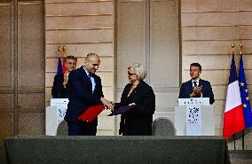 President Macron And PM Plenkovic Signing Ceremony - Paris