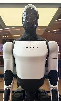 Tesla Humanoid Robot Optimus