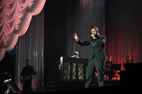 Christophe Meng - Lara Fabian Concert - Paris