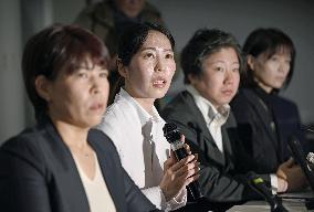 Female shogi player asks association to review pregnancy rules