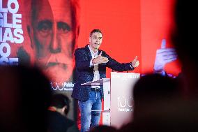 Pedro Sánchez and Pepe Álvarez take part in the event marking the centenary of the death of Pablo Iglesias Posse