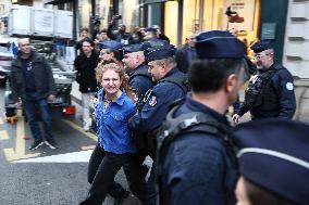 Nicolas Sarkozy at His First Book Signing for Le Journal D'un Prisonnier - Paris