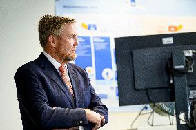 King Willem-Alexander Visits General Treasury Agency - The Hague