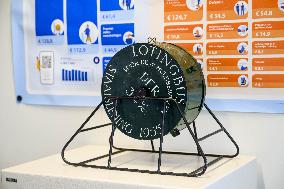 King Willem-Alexander Visits General Treasury Agency - The Hague