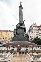 Piazza Del Duomo Monument Reopens in 5 Days - Milan
