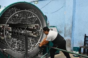 Production of Christmas Glass Spheres - Mexico