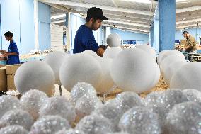 Production of Christmas Glass Spheres - Mexico