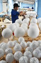 Production of Christmas Glass Spheres - Mexico