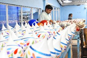Production of Christmas Glass Spheres - Mexico