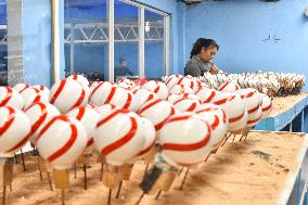 Production of Christmas Glass Spheres - Mexico
