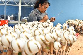 Production of Christmas Glass Spheres - Mexico