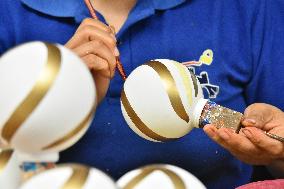 Production of Christmas Glass Spheres - Mexico