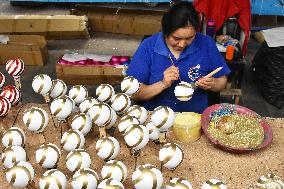Production of Christmas Glass Spheres - Mexico