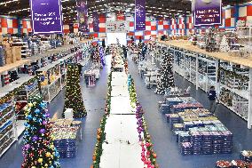 Production of Christmas Glass Spheres - Mexico