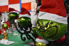 Production of Christmas Glass Spheres - Mexico