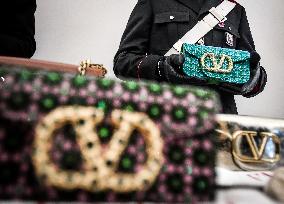 Carabinieri Return Stolen Bags In Press Conference - Rome